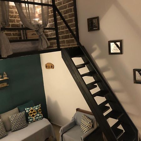 Small Cosy House Lavrion Appartement Buitenkant foto