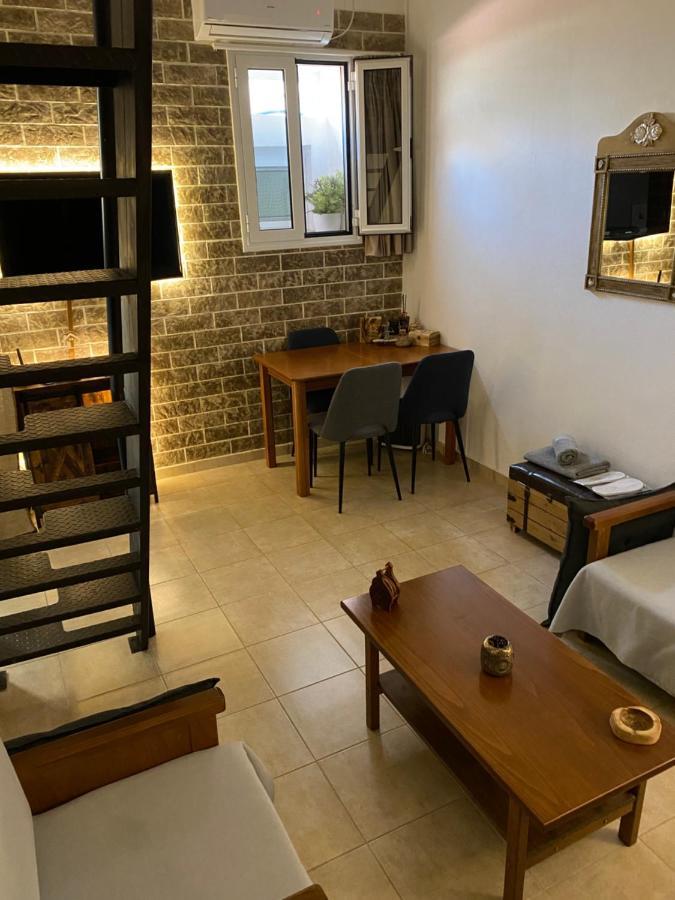 Small Cosy House Lavrion Appartement Buitenkant foto